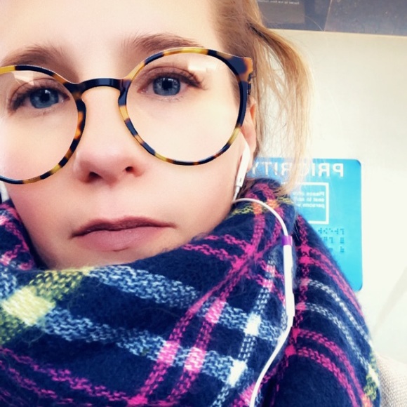 Meet your Posher, Sage - Picture 3 of 4